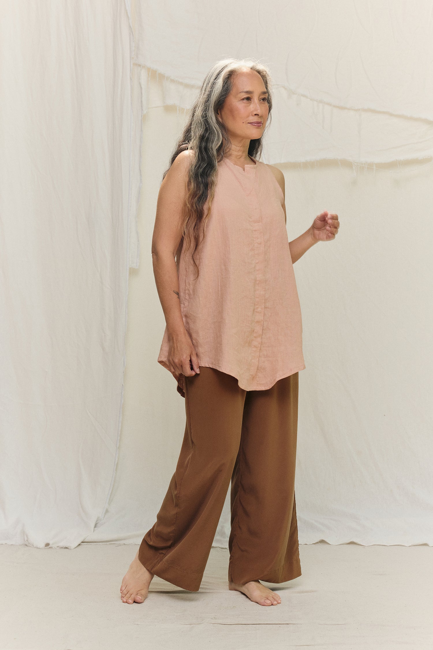 Sleeveless Kara Snap Top in Lightweight Linen
