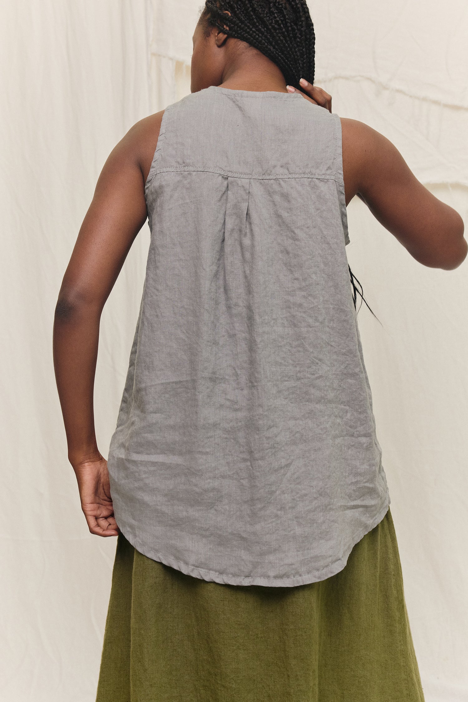 Sleeveless Kara Snap Top in Lightweight Linen